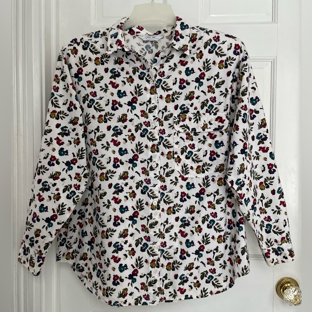 Cherokee White and burgundy Casual Button Down Shirt with Floral Print size 16